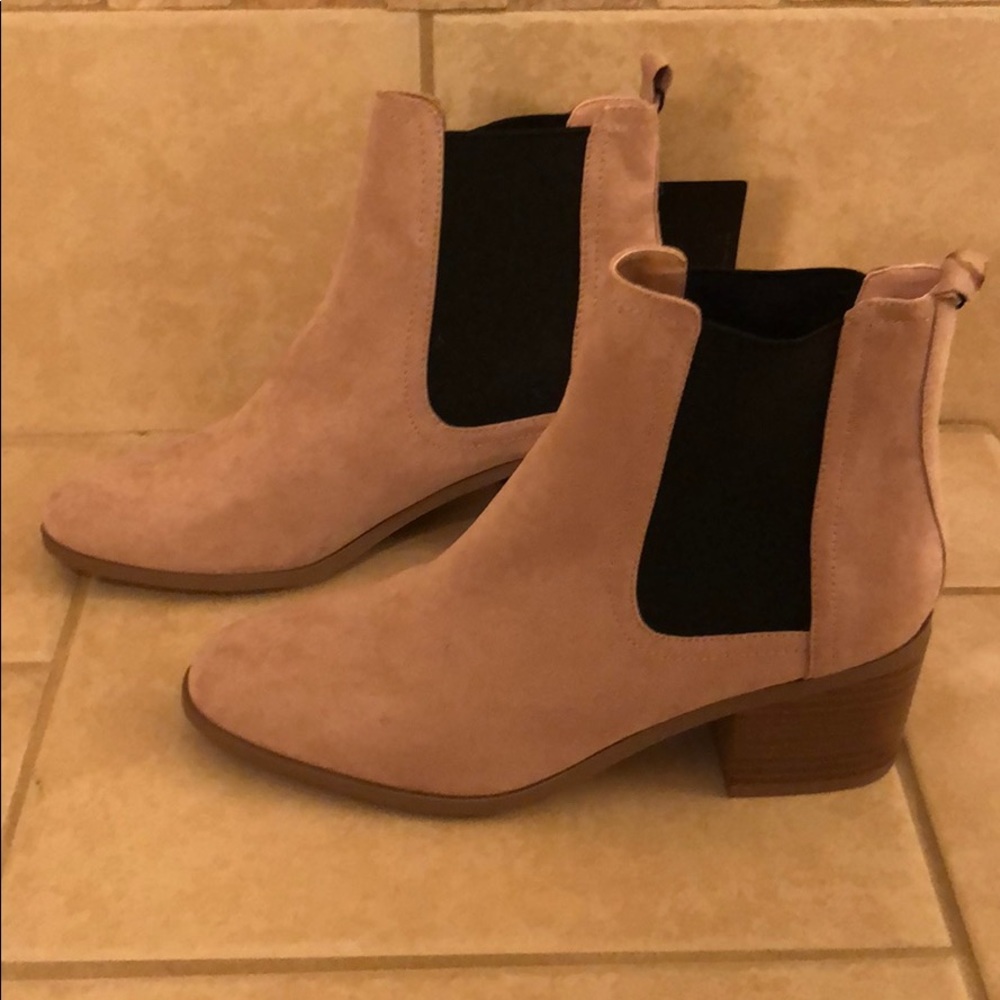 Forever 21 Blush Chelsea boots
